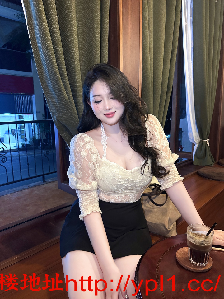 奶子大少妇下海兼职，身材微胖，逼逼多水【自带公寓，可外出】