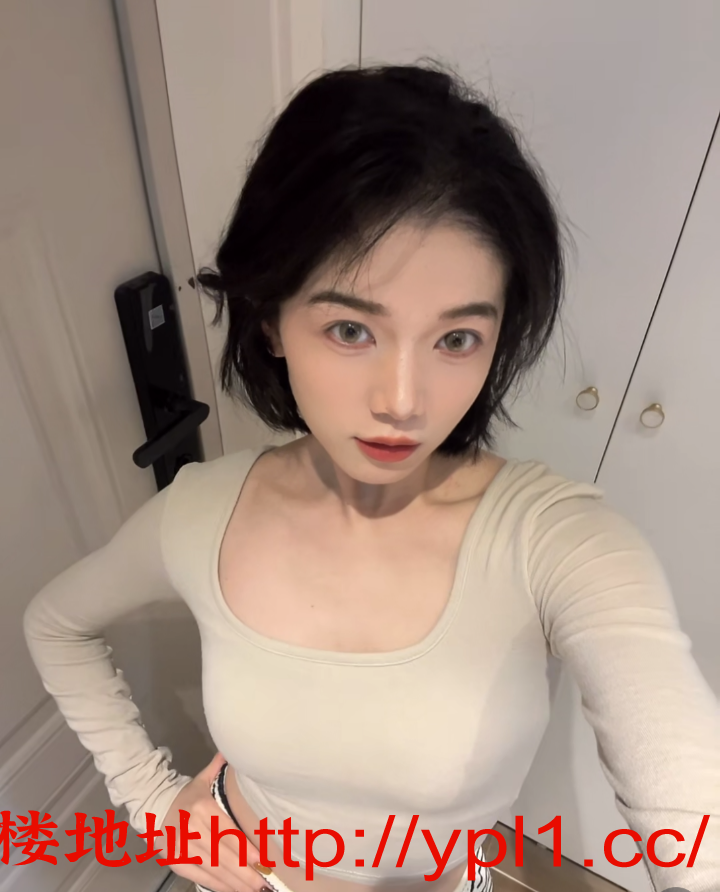 三姐妹闺蜜组团下海，漂亮身材有致，都是粉色逼逼【自带公寓可外出】