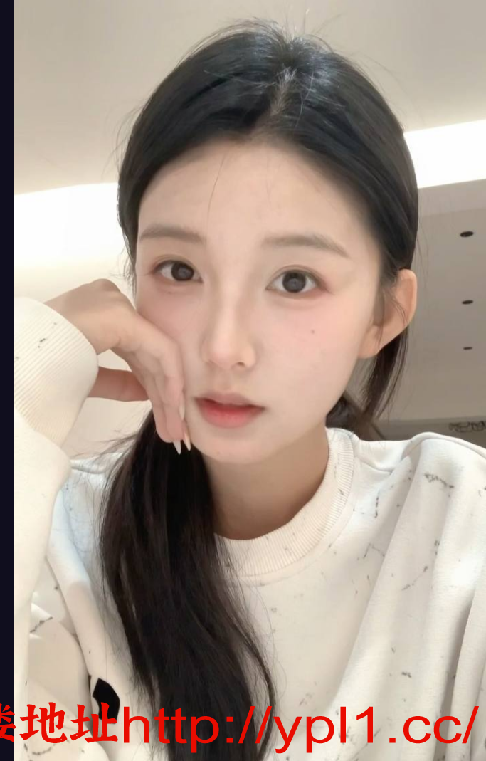 师范学院大三女生。奶子挺，饱满，身材一流，无赘肉，淫水超级多，可无套，女孩自备药