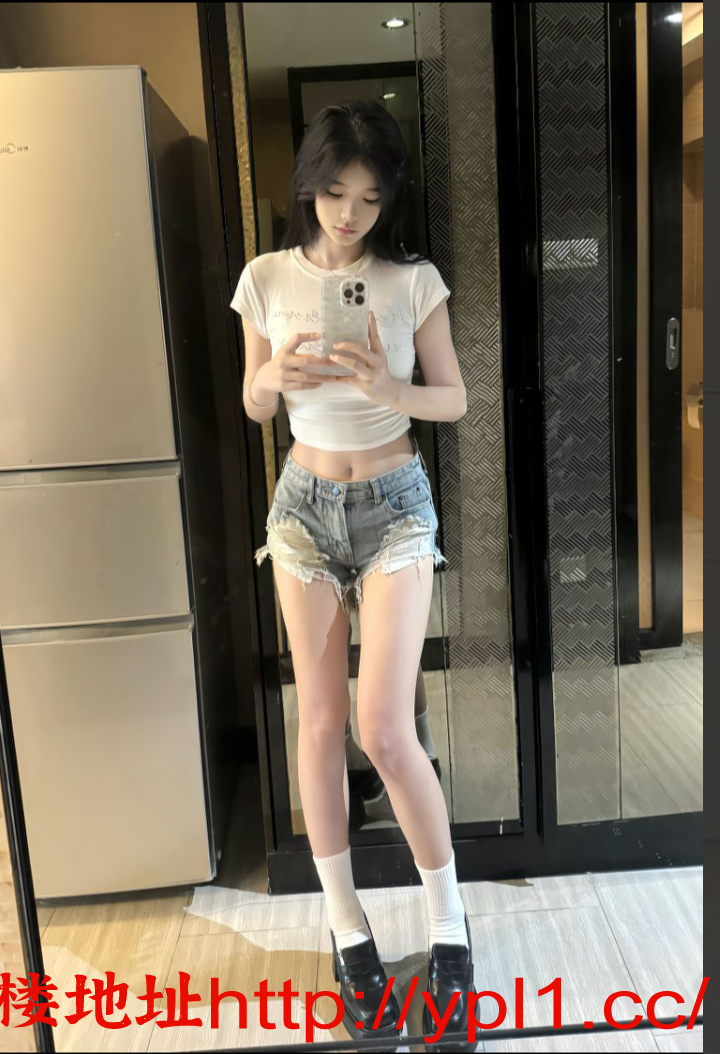 上海外围中低端，极品御姐范，奶子圆润，粉逼逼，自带公寓可外出