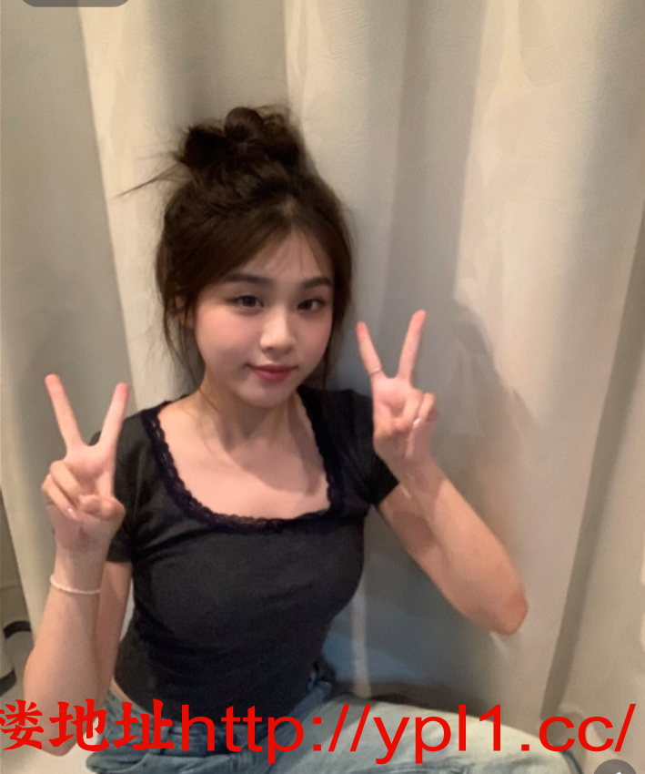 学生妹下海兼职，可以接吻，可拍照录像不露脸，自带公寓，可以外出