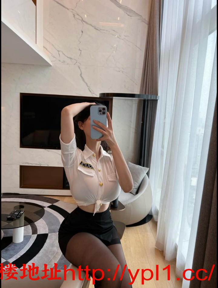 极品空姐衣服证件都齐全，不催人态度好，反差空姐。床上骚逼，可轻度sm