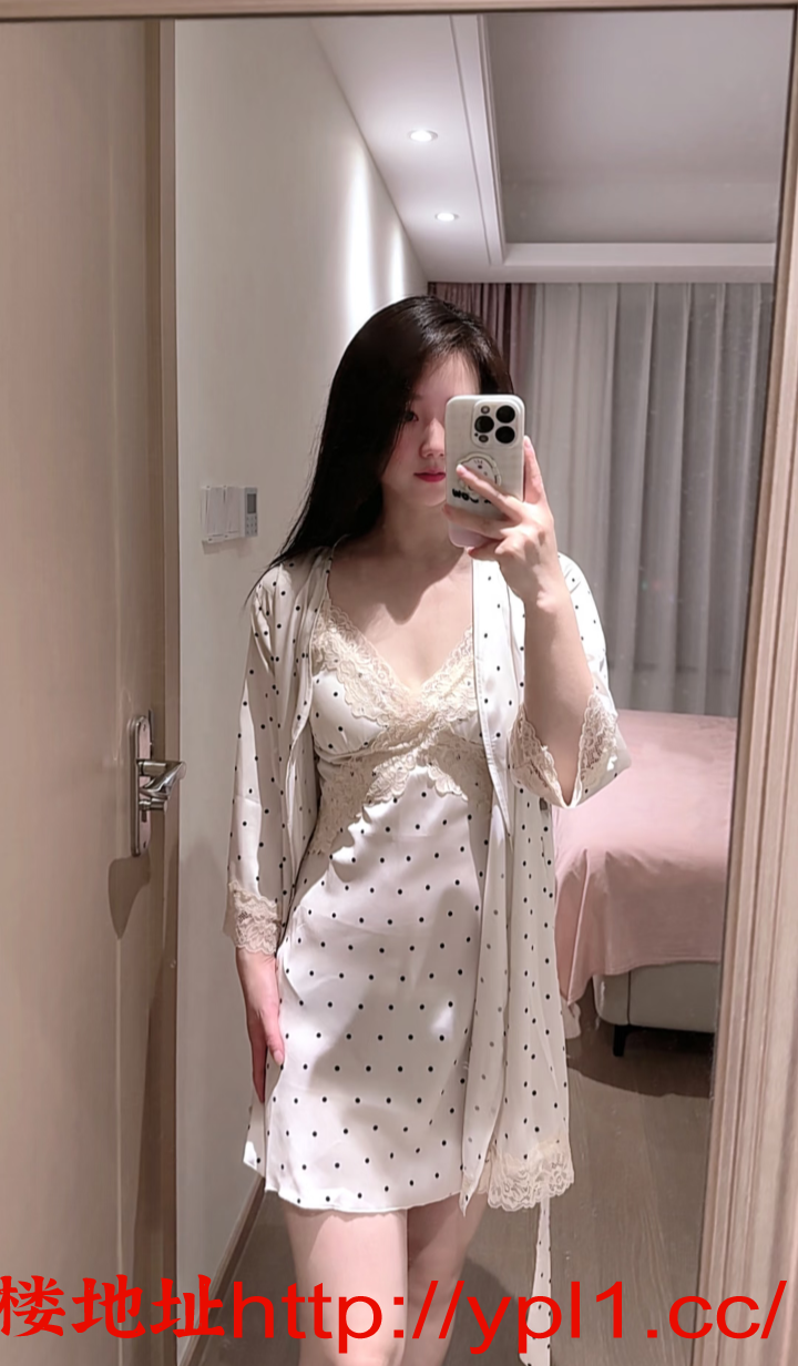 下海00后学生妹兼职粉嫩水多乖巧小骚逼可外出有公寓