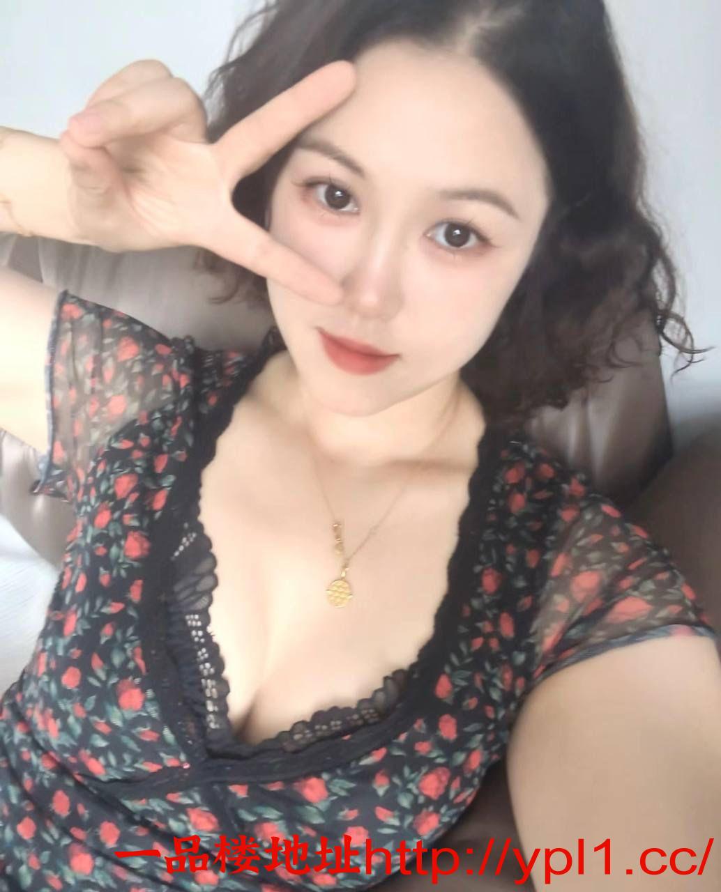 魏都丰满肥润的白虎轻熟妇