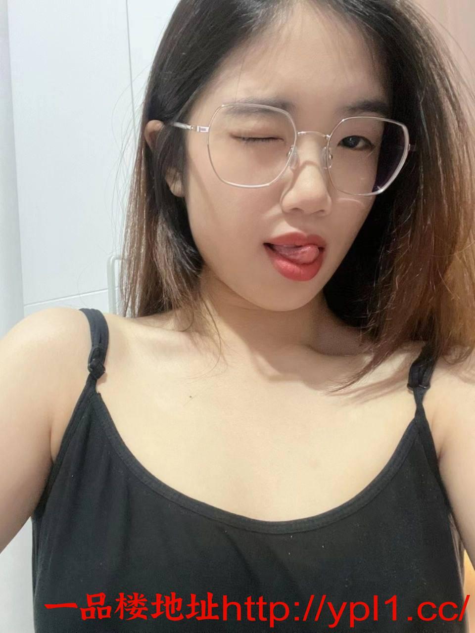 爱爱前会来点各类钢管舞的妹妹