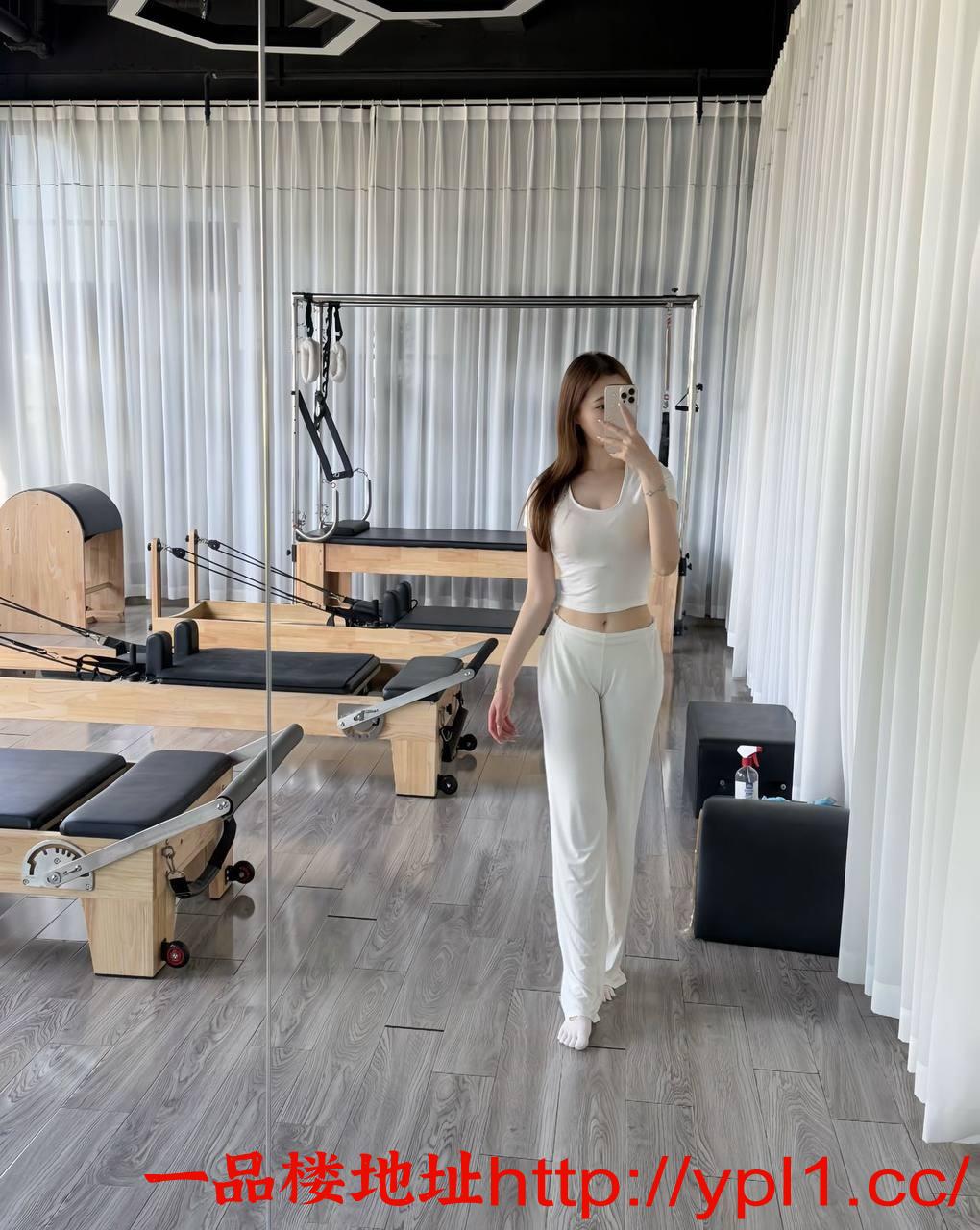 极品妹妹皮肤很滑嫩