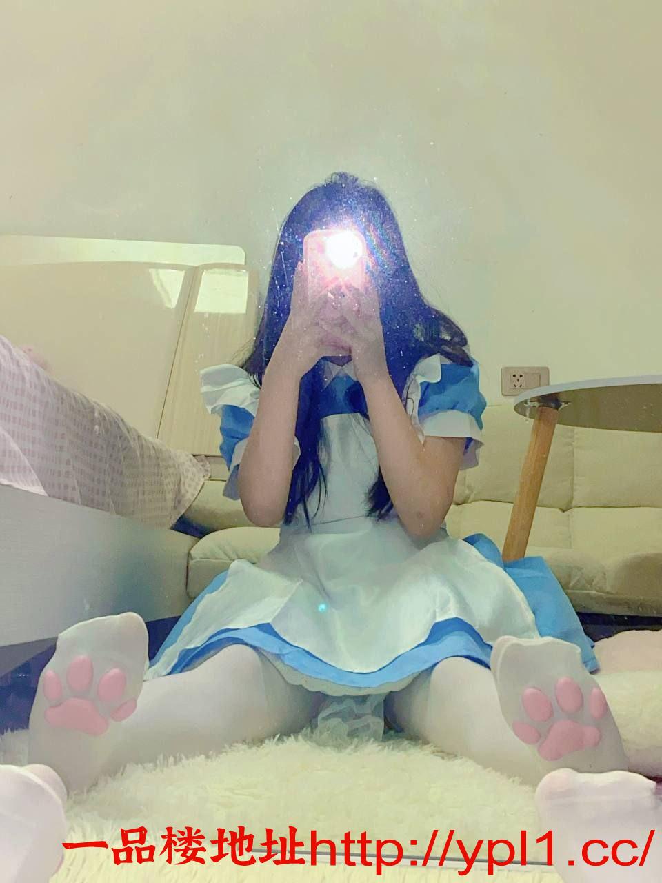 蓝眼睛和白丝袜的白虎粉鲍