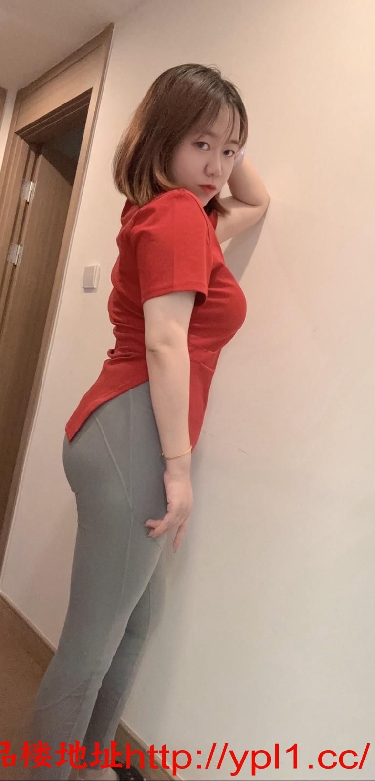 建华性感轻熟妇可玩滴蜡