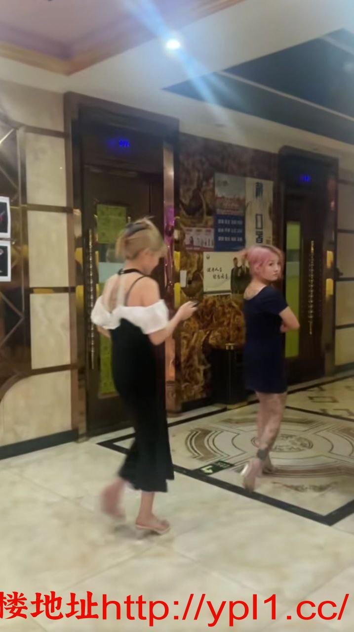 成都同城会所新兼职学生妹等你来调教！