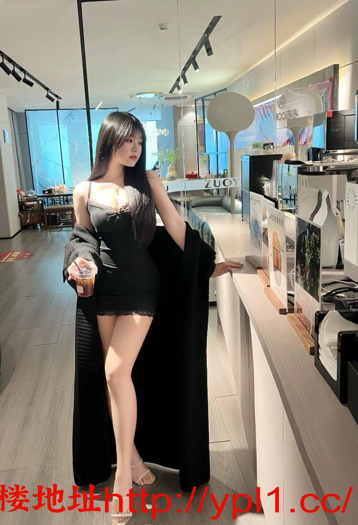 性感黑丝小骚妹，身材超棒适合抱起来猛猛干