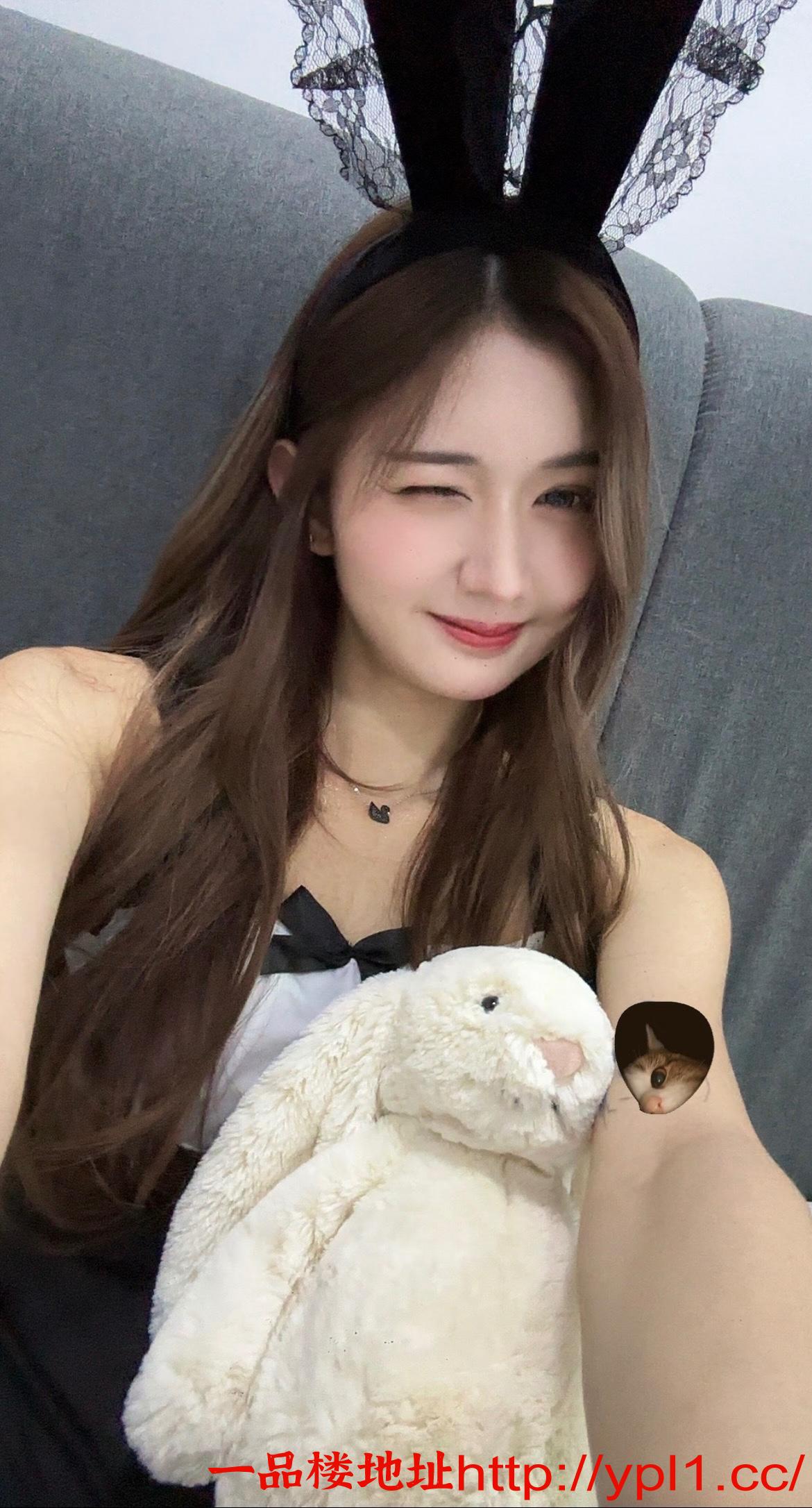 可内可无套性感黑丝小骚妹，身材超棒听话