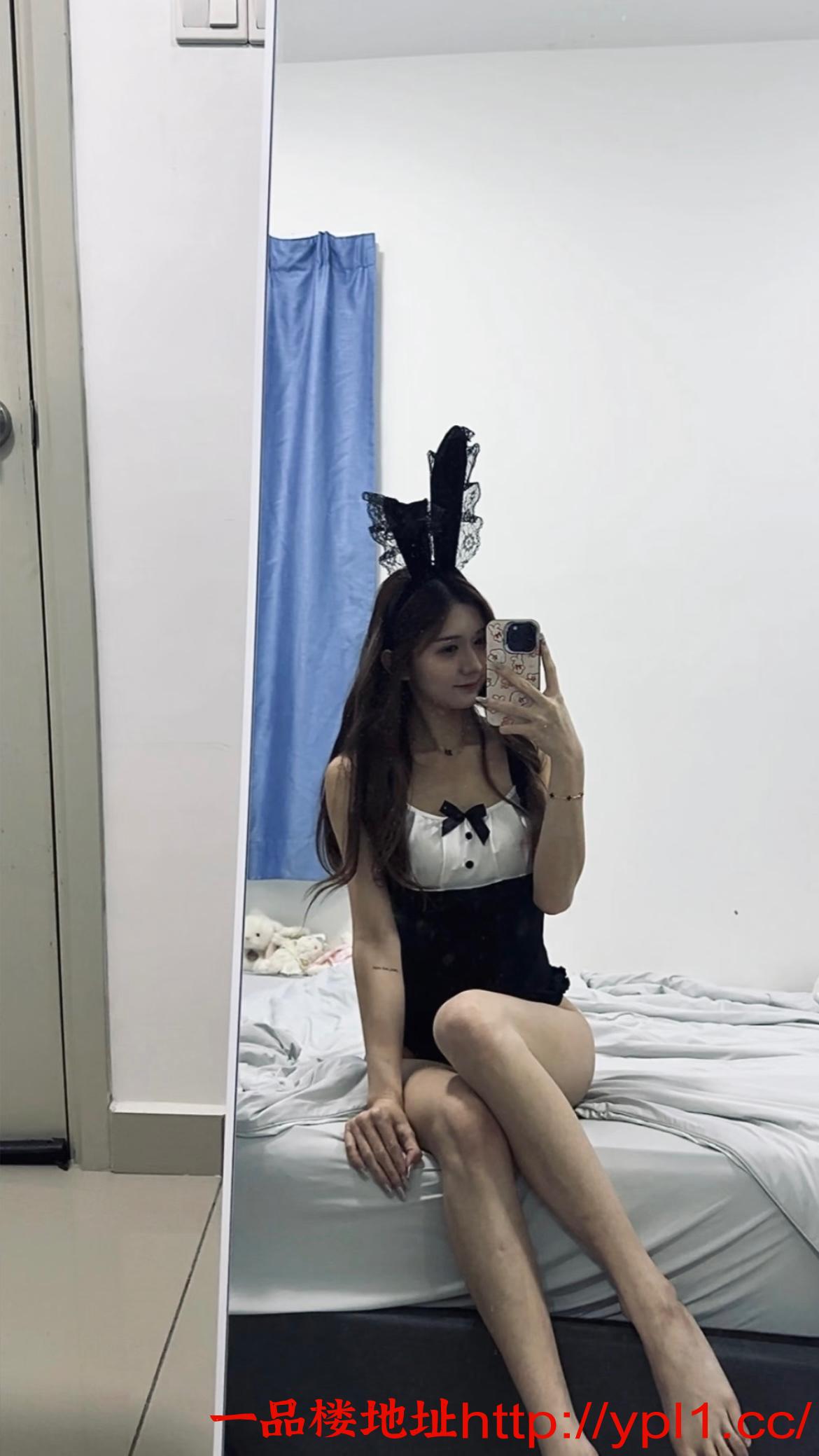 可内可无套性感黑丝小骚妹，身材超棒听话