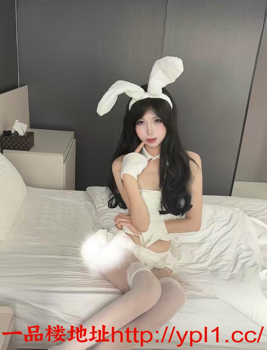 高颜值超粉嫩的小姐姐听话服务好，淫水多