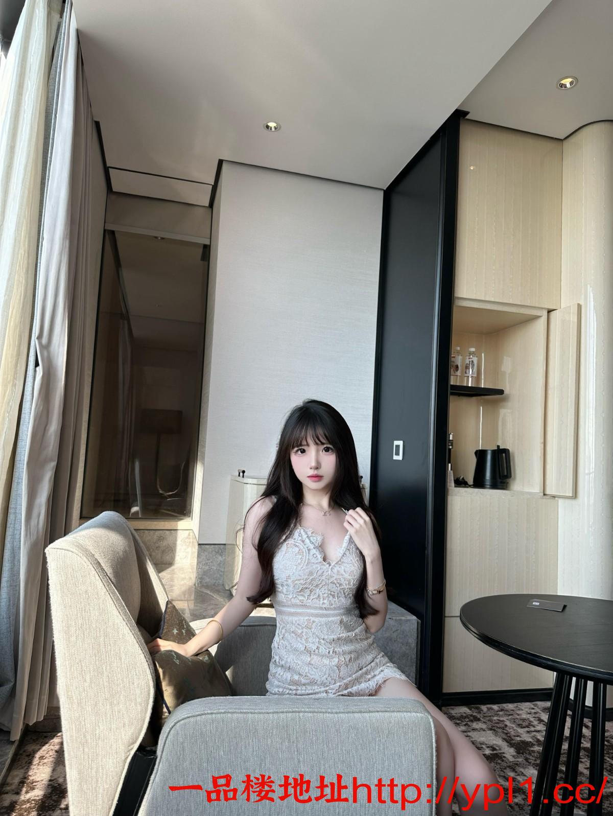 年轻漂亮小妹妹，听话服务好，淫水多