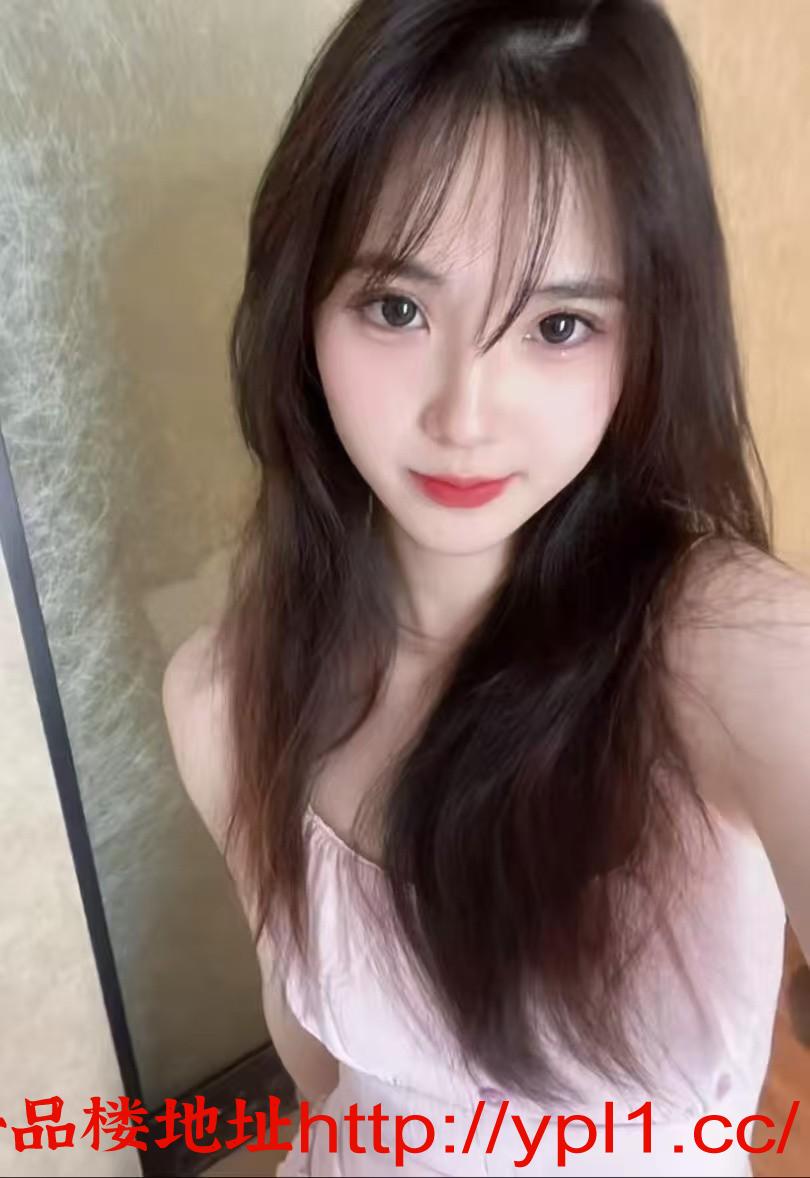 性感标致的妹妹，撞小屁股最舒服