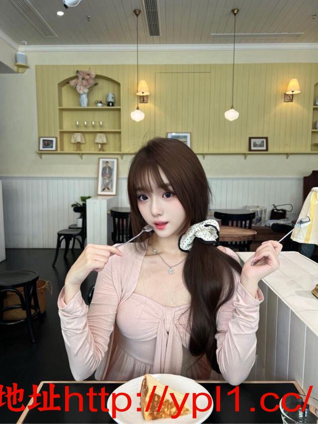 奉贤粉嫩小穴直喷水受不了