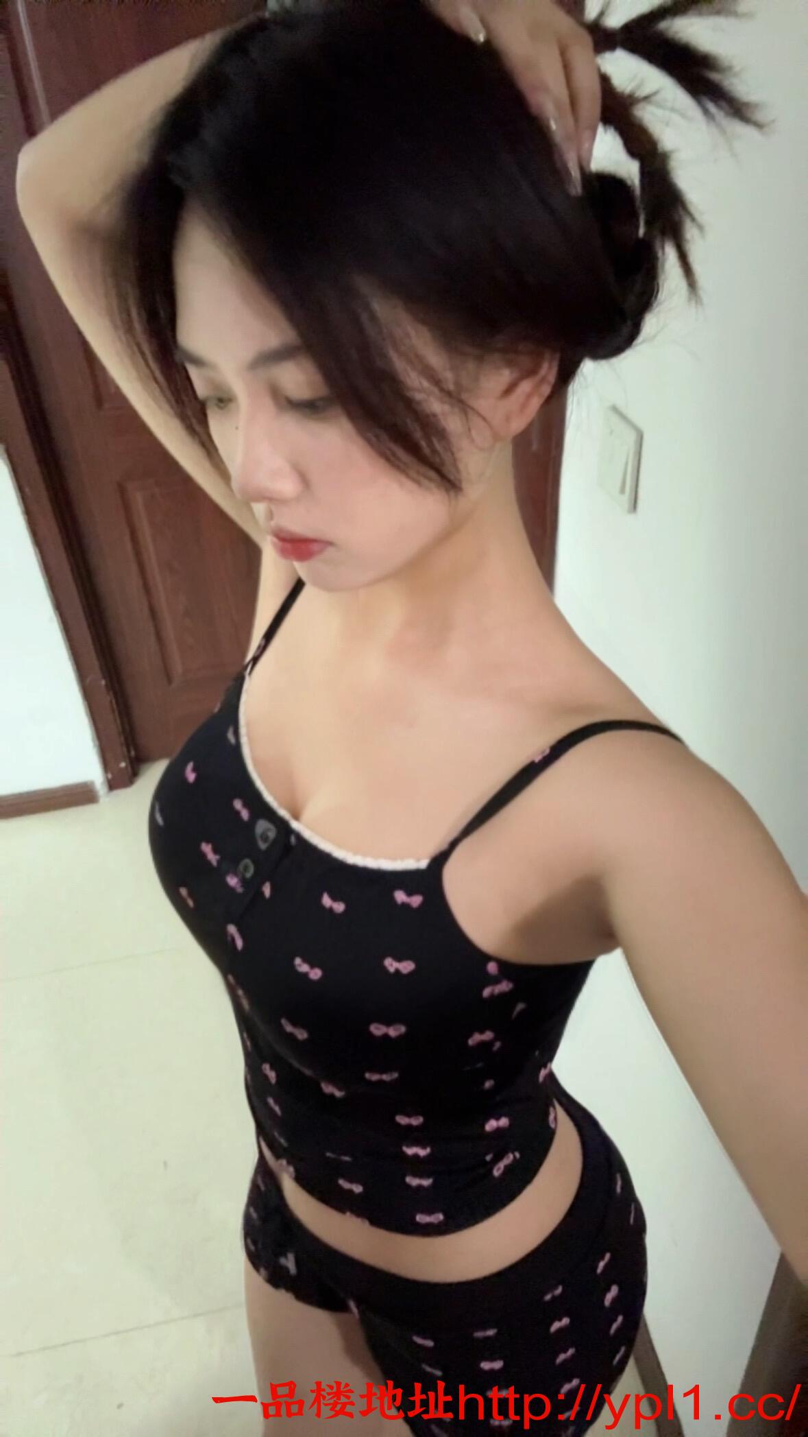 妖娆狐媚，制服诱惑可吹可撕可舔，帝王享受