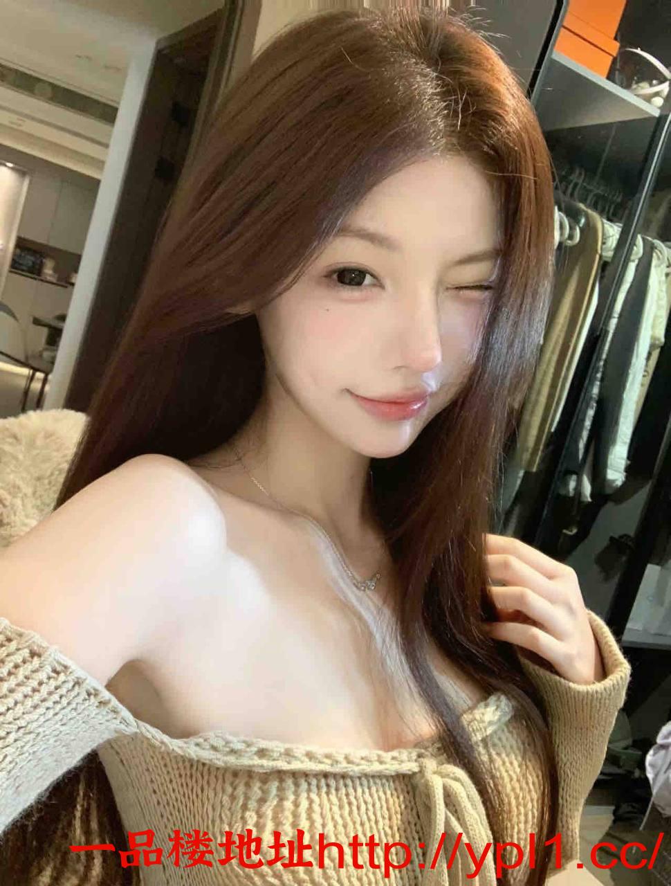 白润大奶性感白虎妹妹