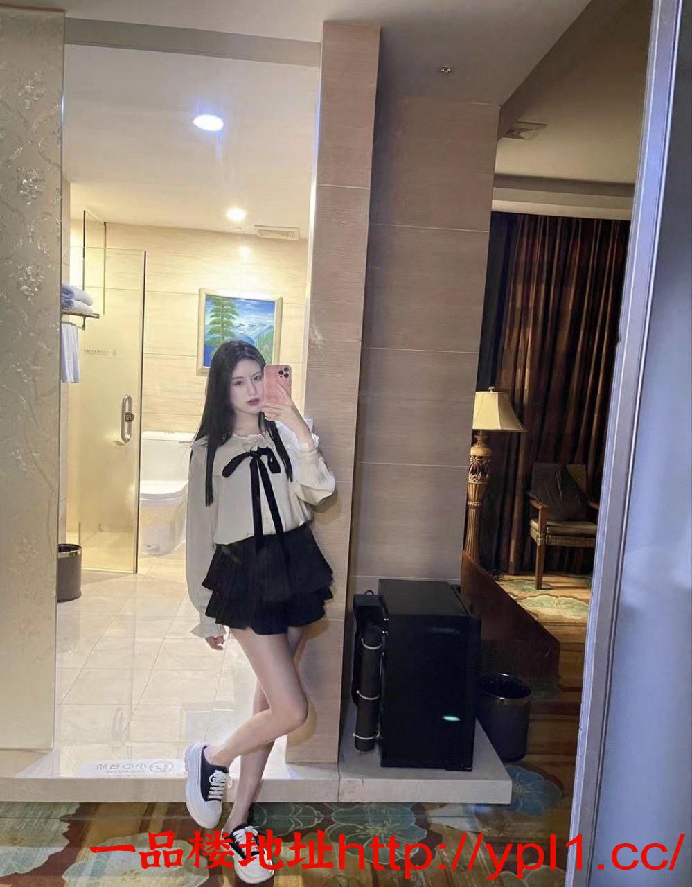 性感黑丝翘臀三粉嫩逼小萝莉逼紧水多可无套