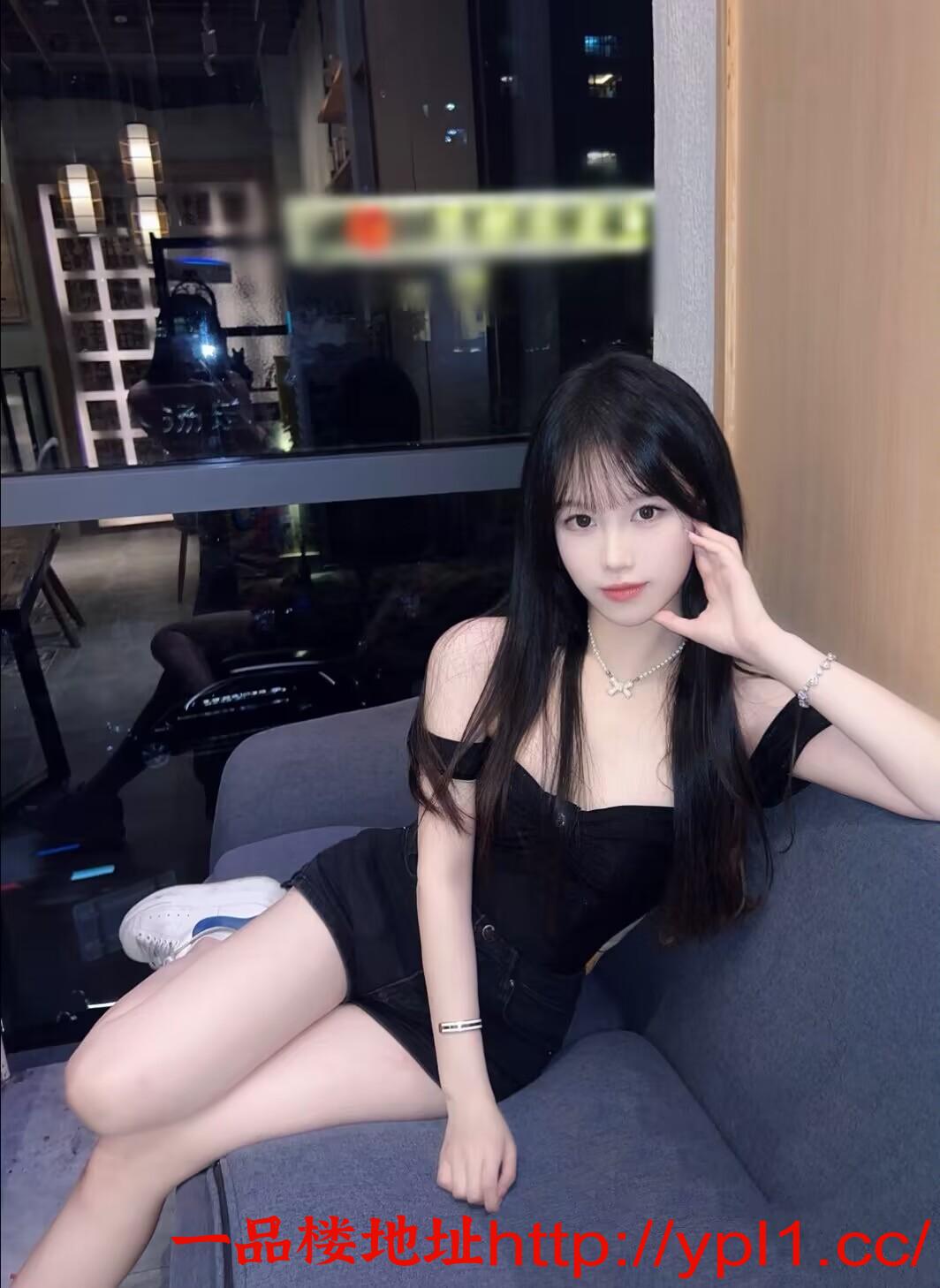 性感黑丝翘臀三粉嫩逼小萝莉逼紧水多可无套