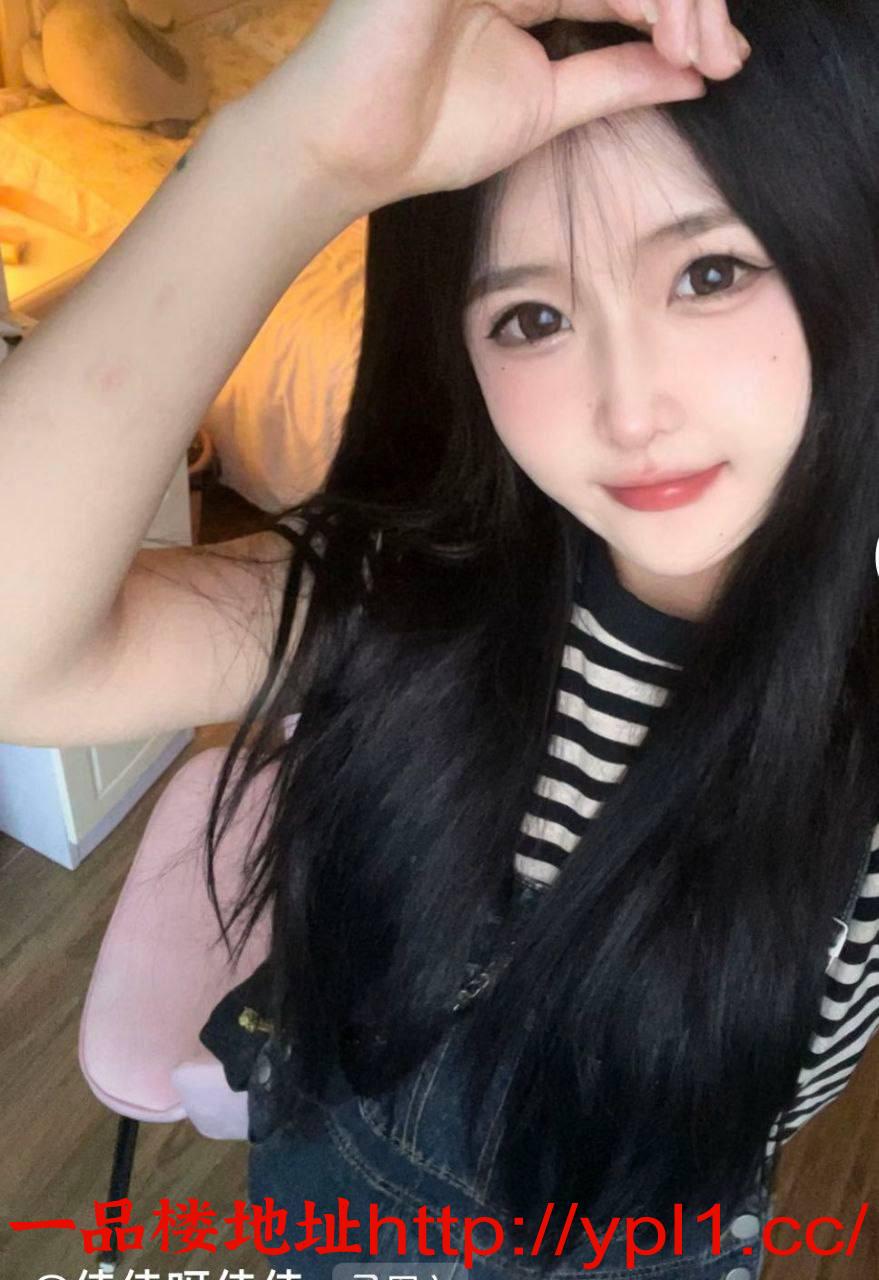 性感黑丝翘臀三粉嫩逼小萝莉逼紧水多可无套