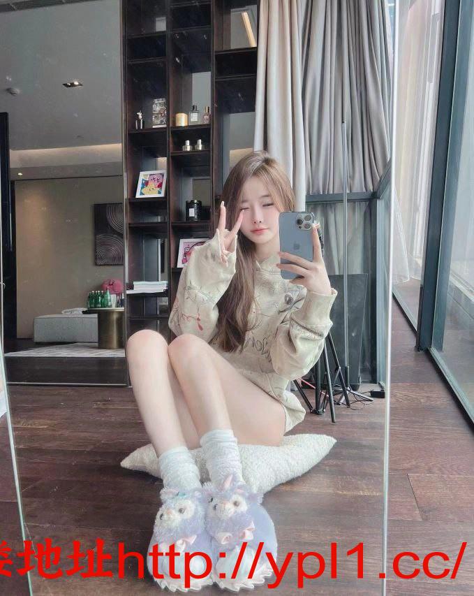 性感黑丝翘臀三粉嫩逼小萝莉逼紧水多可无套