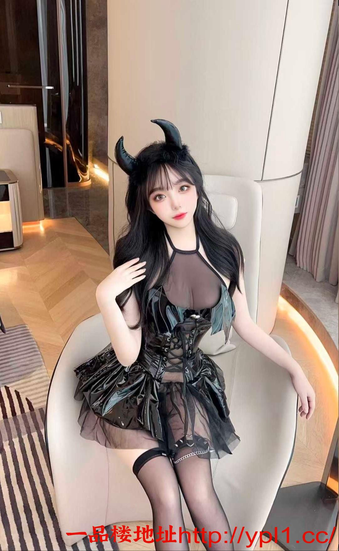 性感黑丝翘臀三粉嫩逼小萝莉逼紧水多可无套