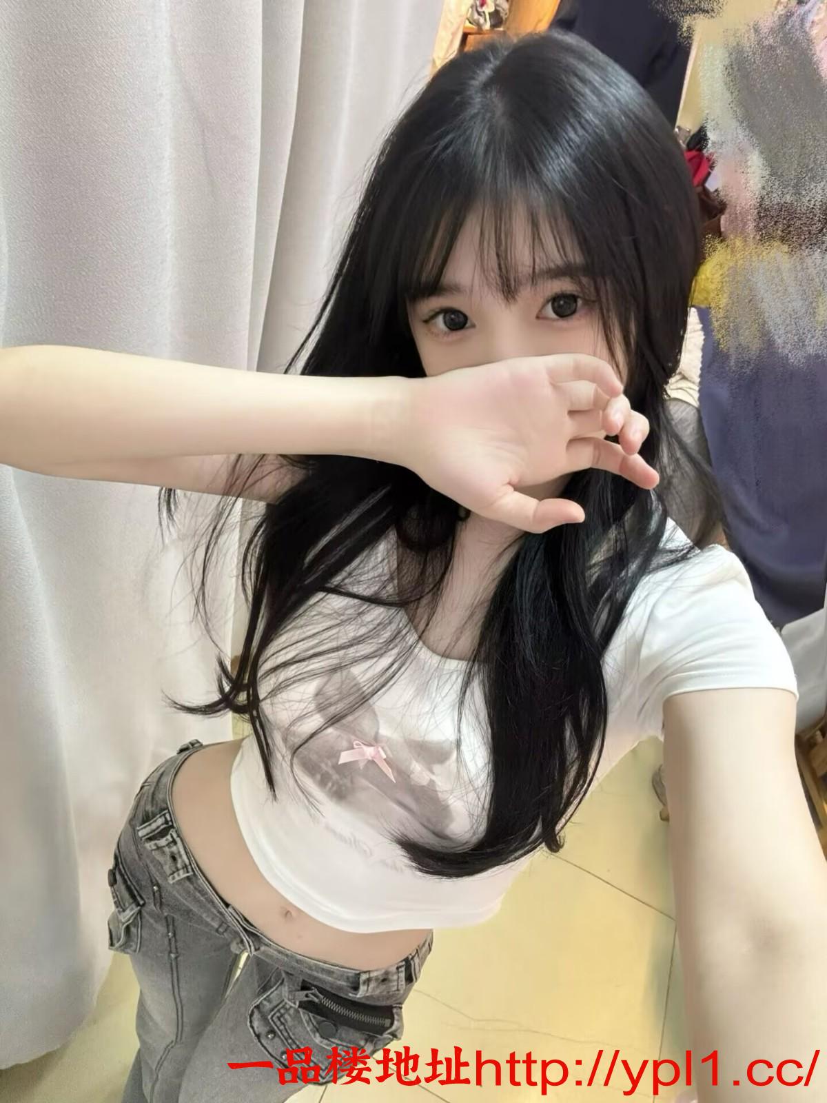 火辣身材粉逼小妹汁水多多(可外出)