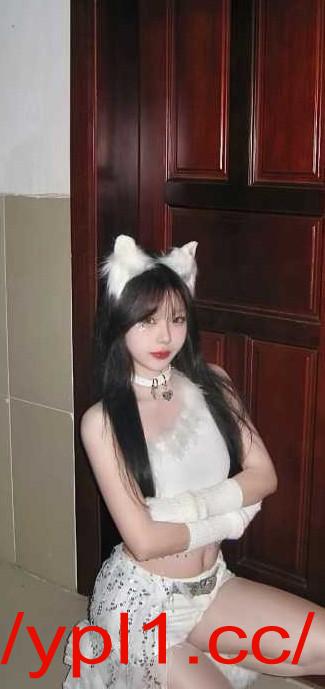 美乳蜜穴水多小骚货