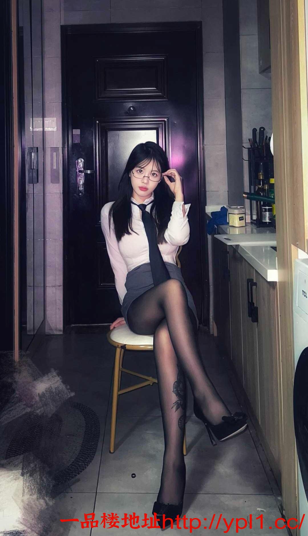 姿势多变极品身材前翘玩得开极品御姐黑丝诱惑水多逼紧可无套