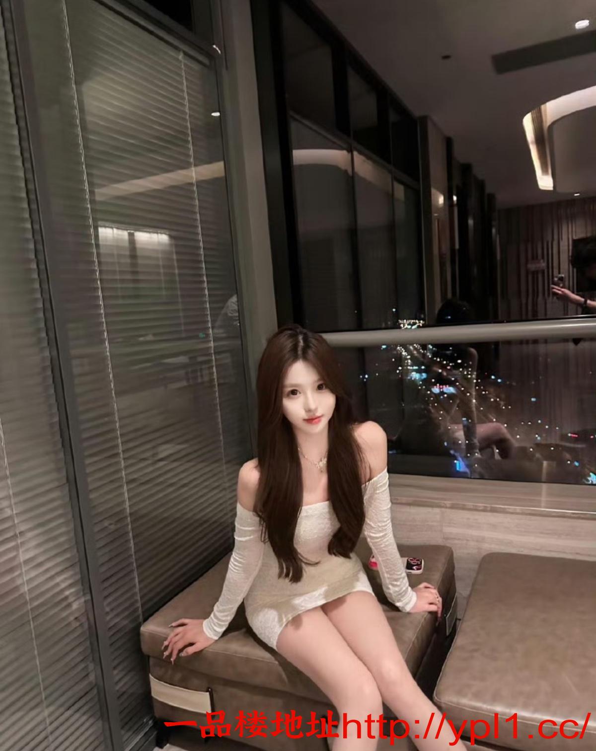 性感美女迷人小妖精