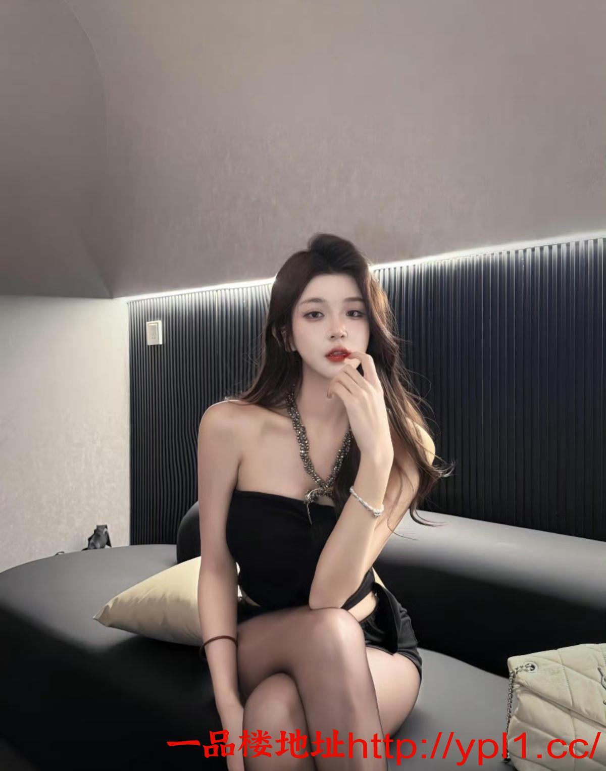 南山妖艳人妻会潮喷